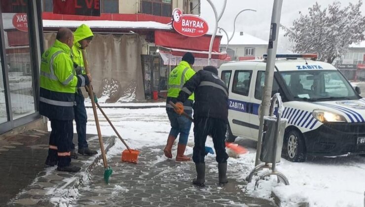 Çilimli’de Karla Mücadele Çalışmaları Aralıksız Sürüyor