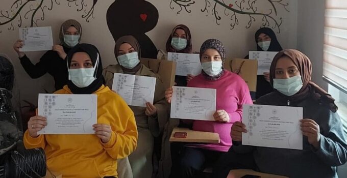 Gümüşova’da Gebe Okulu Eğitimleri Devam Ediyor