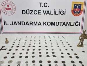 Düzce’de Tarihi Eser Operasyonu: 136 Parça Ele Geçirildi