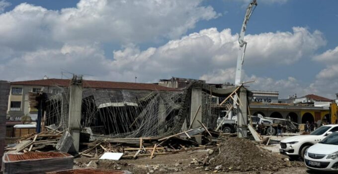 Düzce’de Cedidiye Kent Meydanı Projesi İnşaatında Çökme: 1 İşçi Yaralandı