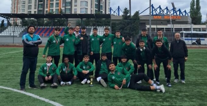 YURTLİG Futbol Turnuvası’nda Düzceli Öğrencilerden Gururlandıran Başarı