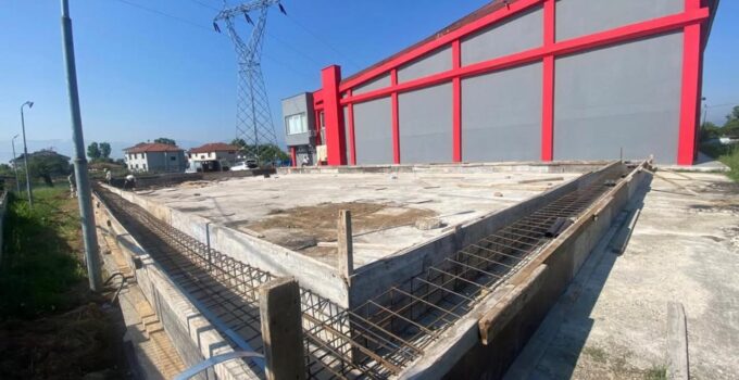 Çilimli’de Açık Spor Sahası Yapımına Başlandı